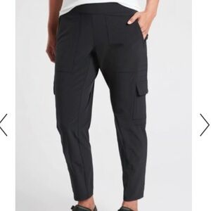 NWT Athleta Chelsea Cargo Pants in Black Size 10